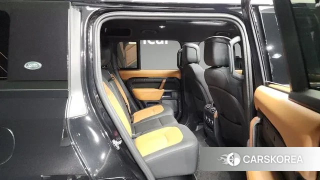 Land Rover Defender (L663) 2024 Черный из Кореи, фото 3