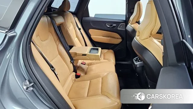 Volvo XC60 second Generation 2018 Серый из Кореи, фото 3