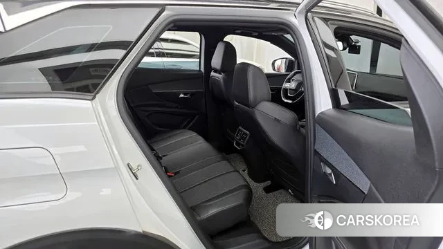 Peugeot 3008 second generation 2018 Белый из Кореи, фото 3