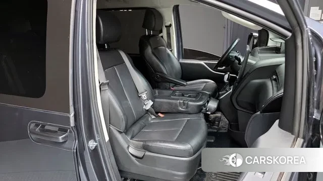 Hyundai Staria 2022 Серый из Кореи, фото 3