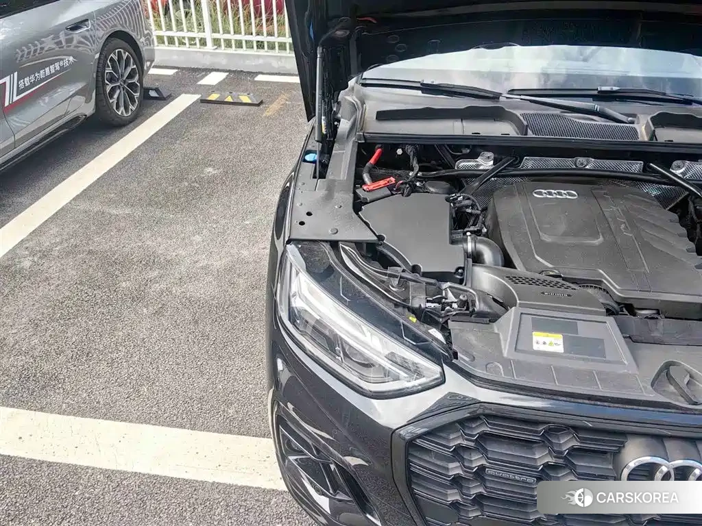 Audi Q5L 2025 Черный из Китая, фото 4