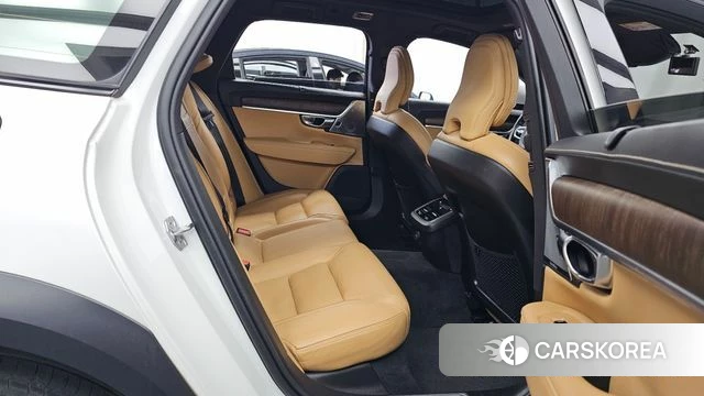 Volvo V90 Cross-Country 2021 Белый из Кореи, фото 3