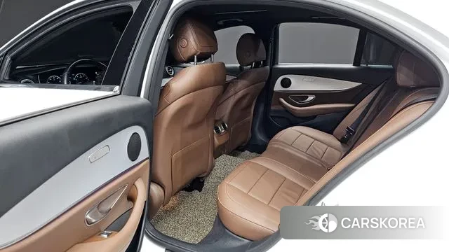 Mercedes-Benz E-Class W213 2021 Белый из Кореи, фото 3