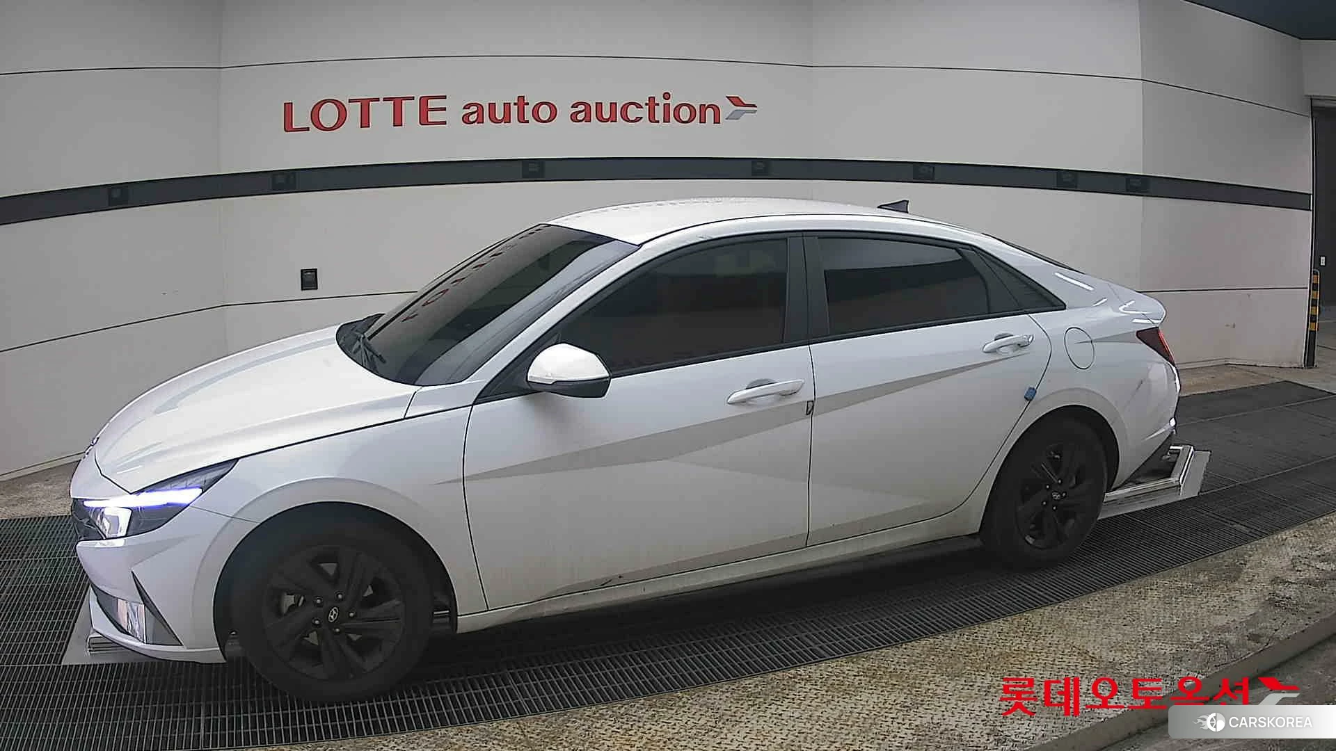 Hyundai Avante 2023 Polar White из Кореи, фото 3