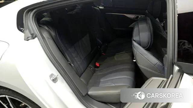 BMW 8 Series (G15) 2023 Белый из Кореи, фото 3