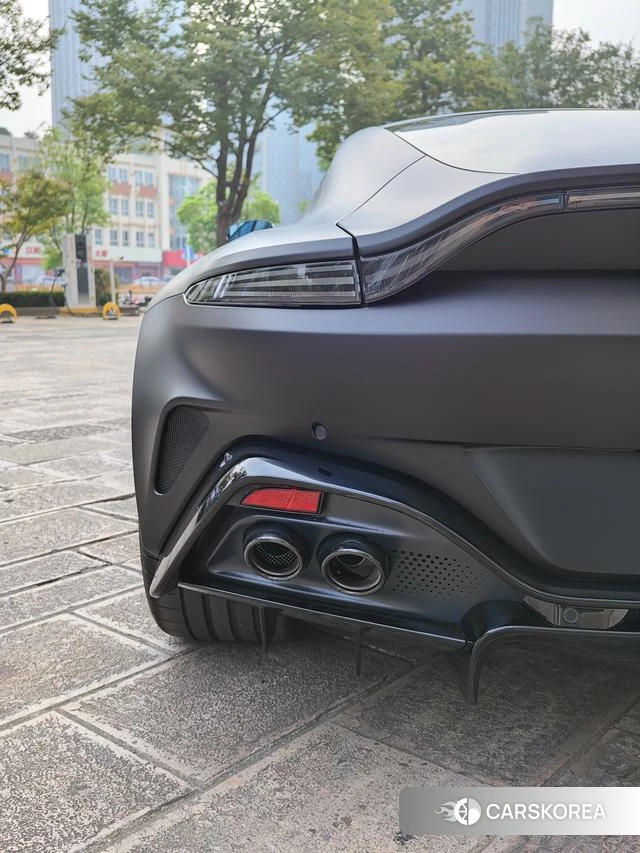 Aston Martin Vantage 2025 Черный из Китая, фото 3