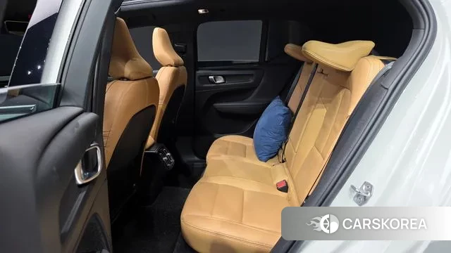 Volvo XC40 2021 Белый из Кореи, фото 3