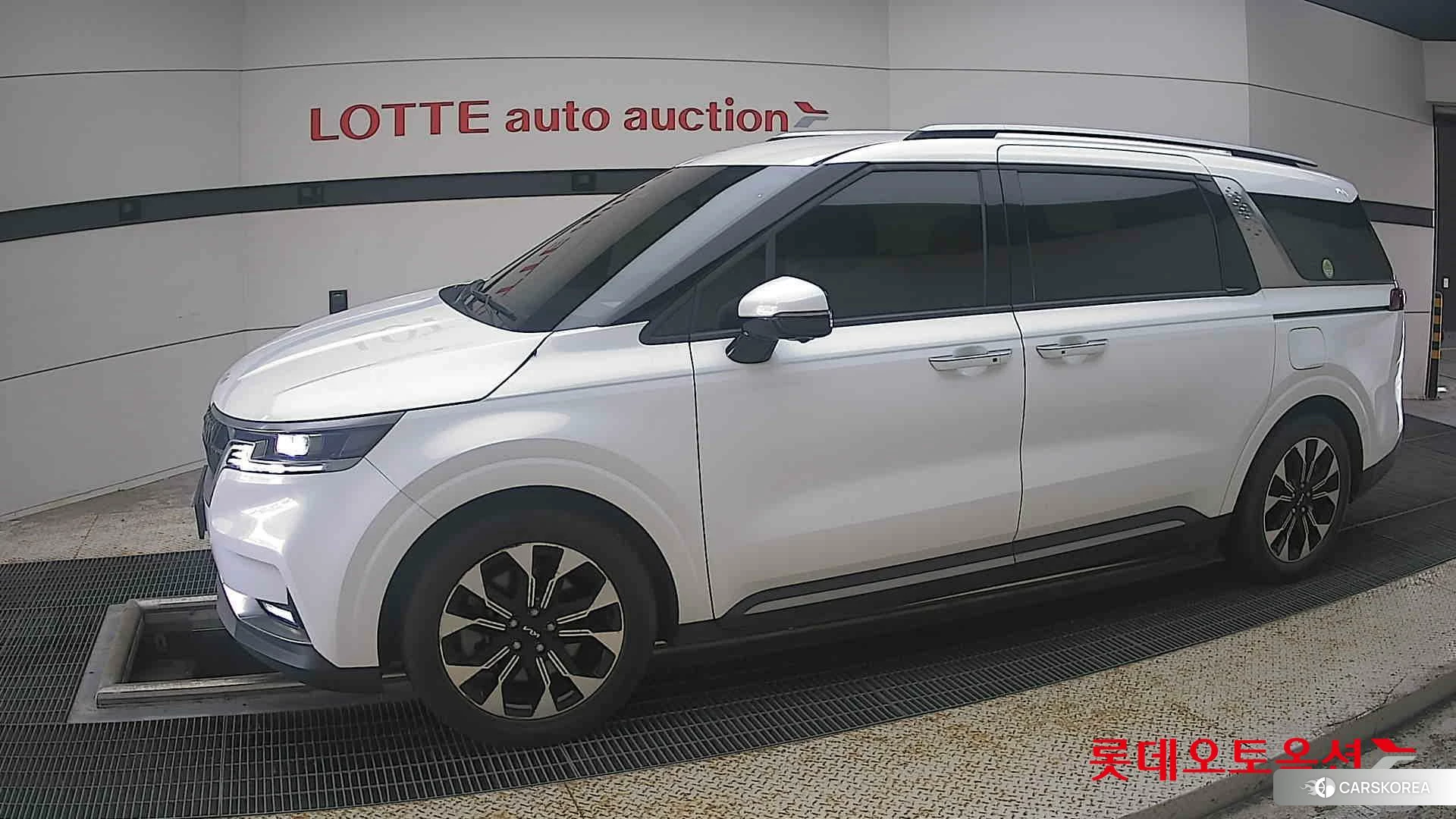 Kia Carnival 2023 Белый из Кореи, фото 3