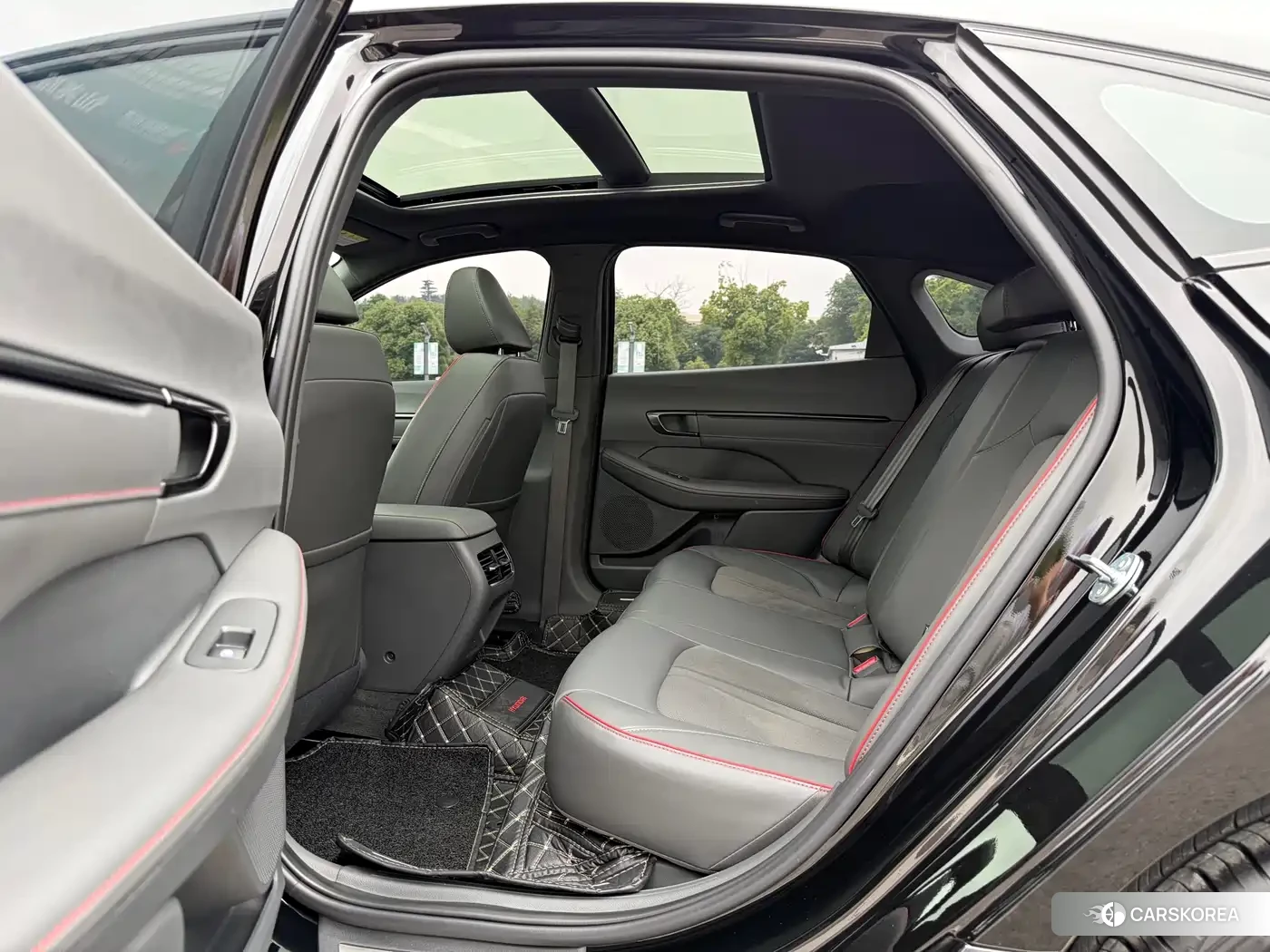Hyundai Sonata 2024 Черный из Китая, фото 3
