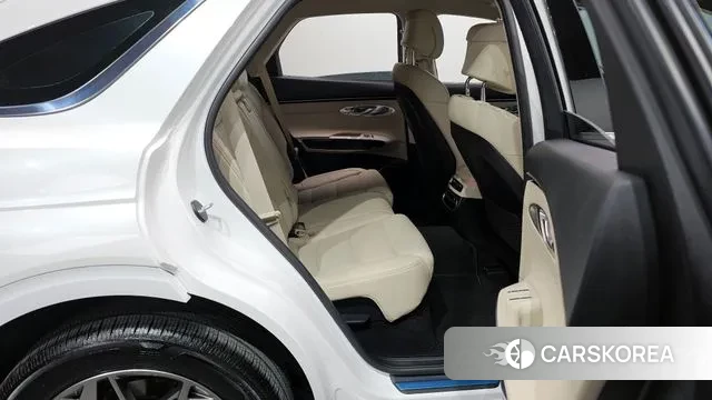 Genesis GV70 2023 Белый из Кореи, фото 3