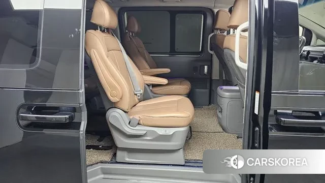 Hyundai Staria 2021 Черный из Кореи, фото 3