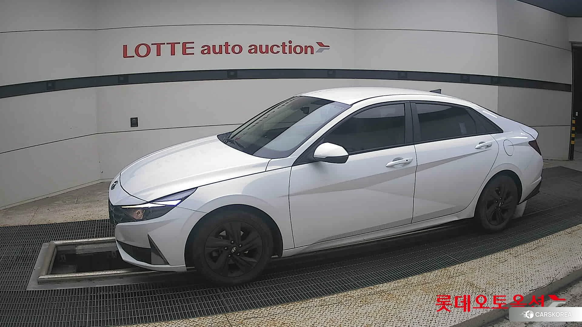Hyundai Avante Hybrid 2022 Polar White из Кореи, фото 3
