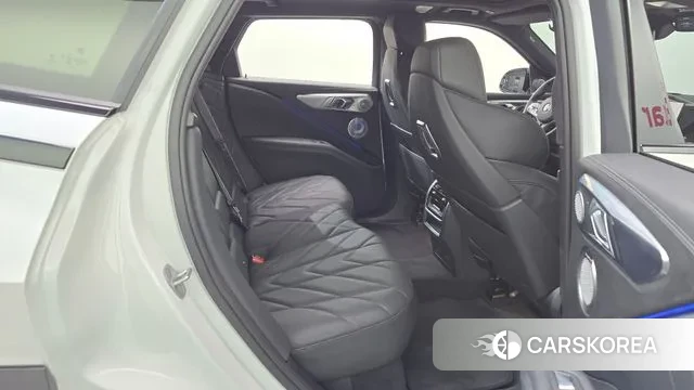 BMW XM (G09) 2023 Белый из Кореи, фото 3