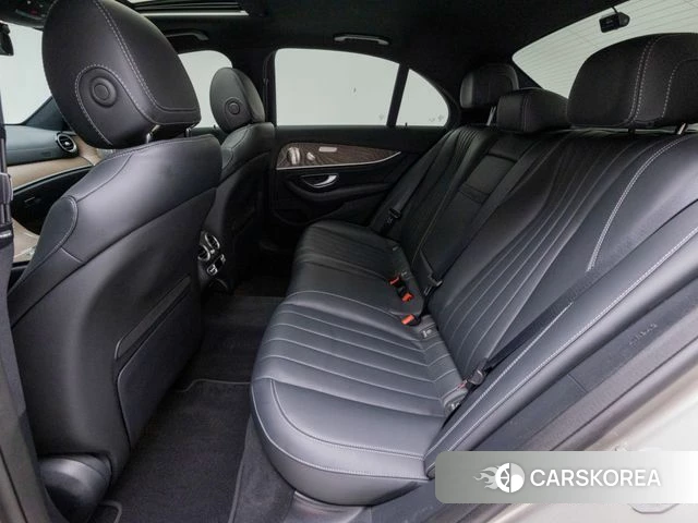 Mercedes-Benz E-Class W213 2022 Серебряный из Кореи, фото 3