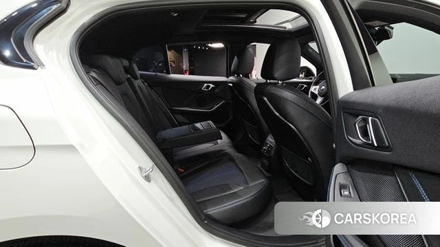 BMW 1 Series (F40) 2024 Белый из Кореи, фото 3