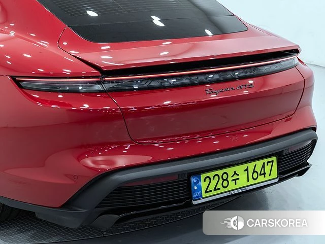 Porsche Taycan 2024 Красный из Кореи, фото 3