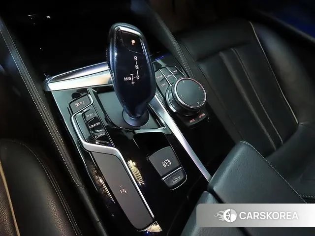 BMW 5 Series (G30) 2018 Серый из Кореи, фото 3