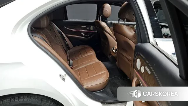 Mercedes-Benz E-Class W213 2023 Белый из Кореи, фото 3