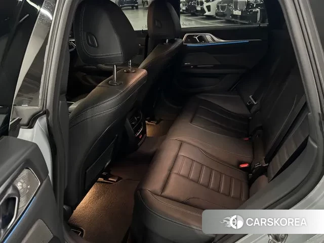 BMW i4 2023 Цвет галактики из Кореи, фото 3
