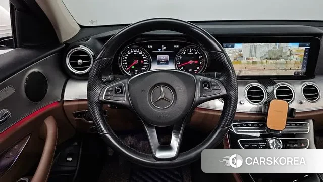 Mercedes-Benz E-Class W213 2018 Белый из Кореи, фото 3