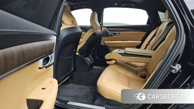 Volvo S90 2024 Черный из Кореи, фото 3