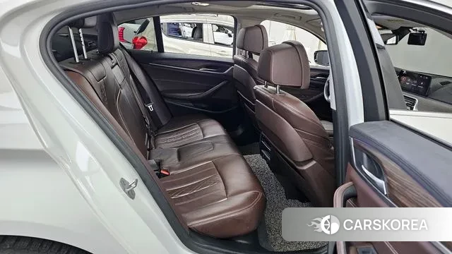 BMW 5 Series (G30) 2018 Белый из Кореи, фото 3