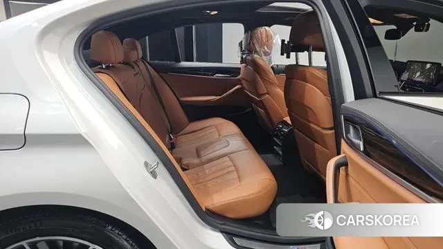 BMW 5 Series (G30) 2021 Белый из Кореи, фото 3