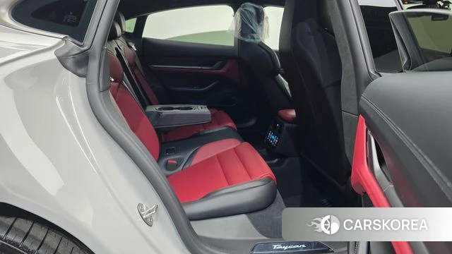 Porsche Taycan 2024 Серебристо-серый из Кореи, фото 3