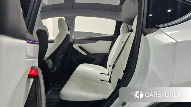 Tesla Model Y 2025 Белый из Кореи, фото 3