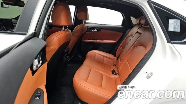 Kia The New K3 2nd generation 2023 Белый из Кореи, фото 3