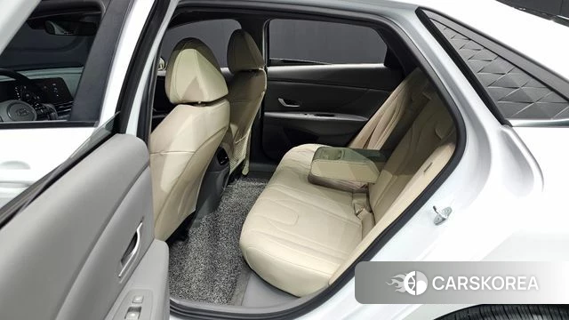 Hyundai The New Avante (CN7) 2023 Белый из Кореи, фото 3