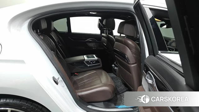 BMW 7 Series (G11) 2018 Белый из Кореи, фото 3