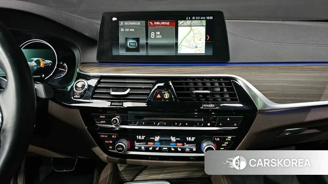BMW 5 Series (G30) 2018 Белый из Кореи, фото 3