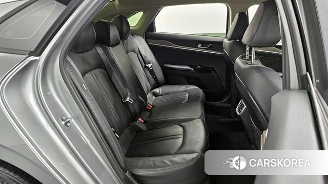 Kia K5 3rd generation 2022 Серебряный из Кореи, фото 3