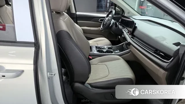 Kia The New Carnival 4th Generation 2023 Светло-серебряный цвет из Кореи, фото 3