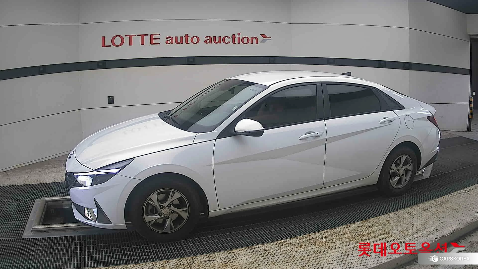 Hyundai Avante 2021 Polar White из Кореи, фото 3