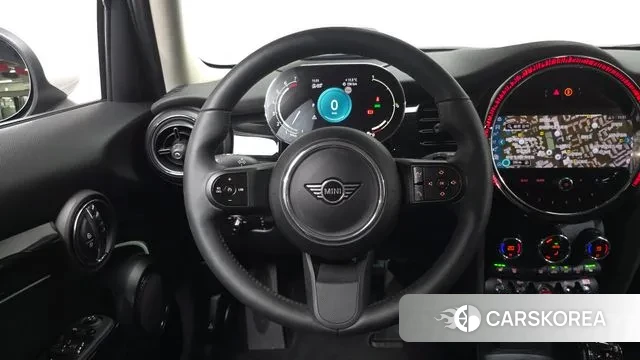 Mini Cooper 2024 Черный из Кореи, фото 3