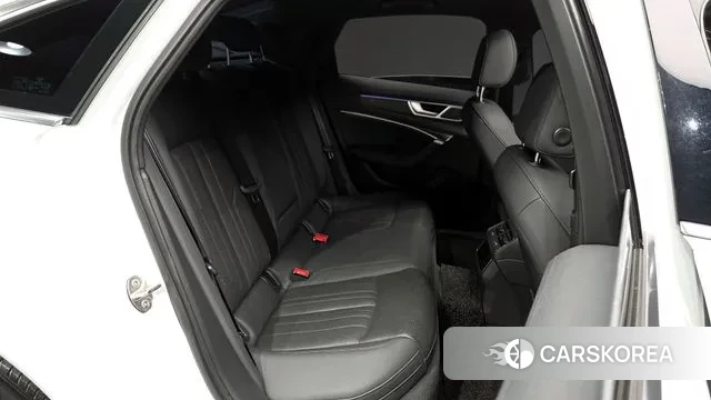 Audi A6 (C8) 2020 Белый из Кореи, фото 3