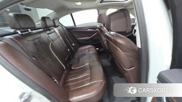 BMW 5 Series (G30) 2020 Белый из Кореи, фото 3