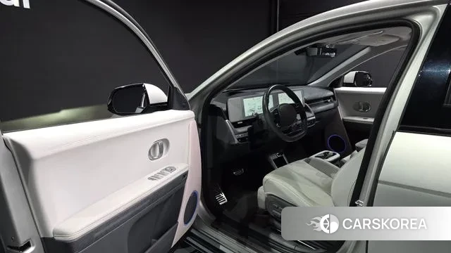 Hyundai Ionic 5 2021 Серебристо-серый из Кореи, фото 3