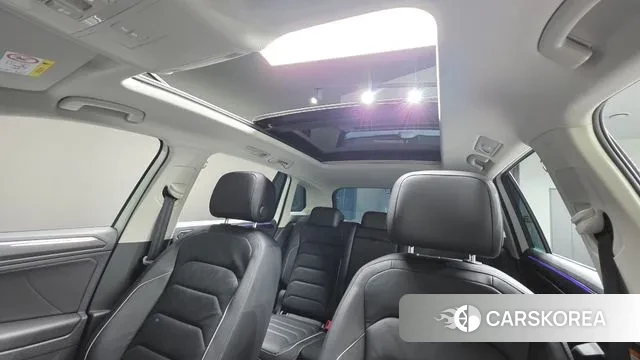 Volkswagen Tiguan second Generation 2022 Белый из Кореи, фото 3