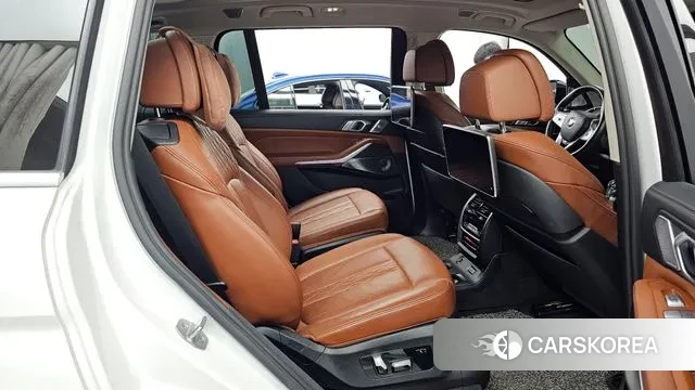 BMW X7 (G07) 2021 Белый из Кореи, фото 3