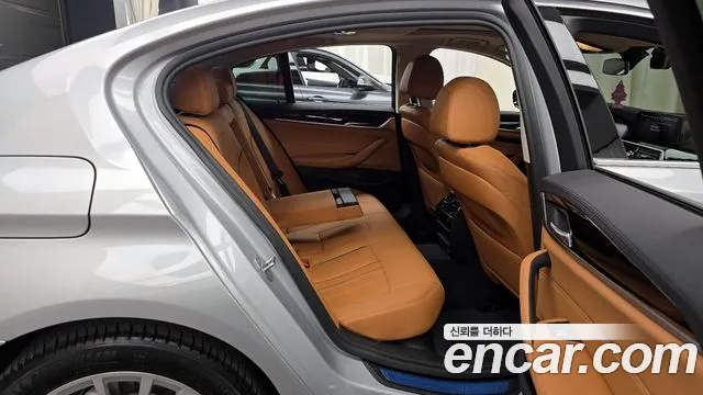 BMW 5 Series (G30) 2020 Серебристо-серый из Кореи, фото 3