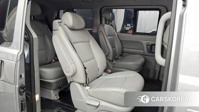 Hyundai The New Grand Starex 2020 Серебристо-серый из Кореи, фото 3