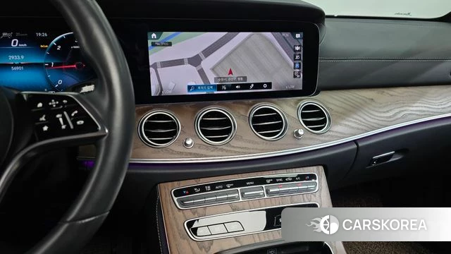 Mercedes-Benz E-Class W213 2023 Белый из Кореи, фото 3