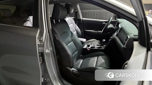 Kia Sportage The Bold 2021 Серый из Кореи, фото 3