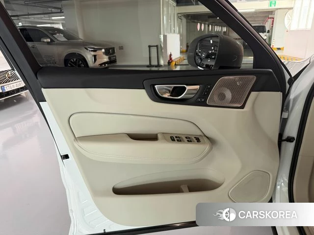 Volvo XC60 second Generation 2026 Черный из Кореи, фото 3