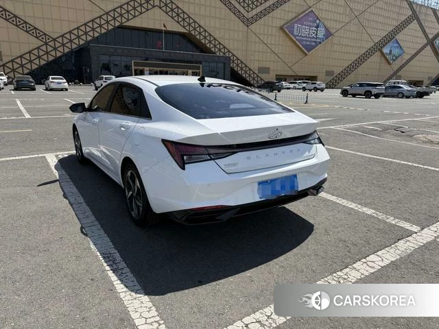 Hyundai Elantra 2023 Белый из Китая, фото 3