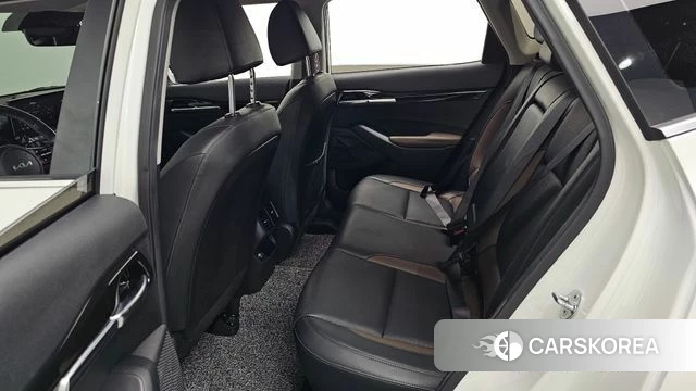 Kia Seltos 2022 Белый из Кореи, фото 3