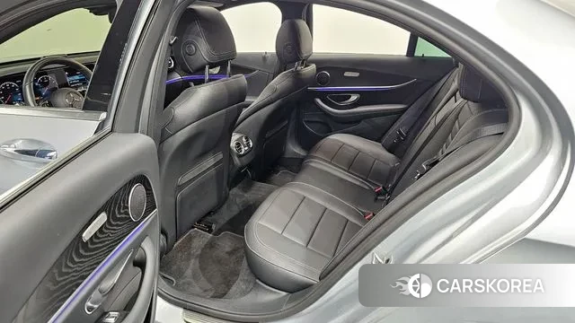 Mercedes-Benz E-Class W213 2022 Серебряный из Кореи, фото 3